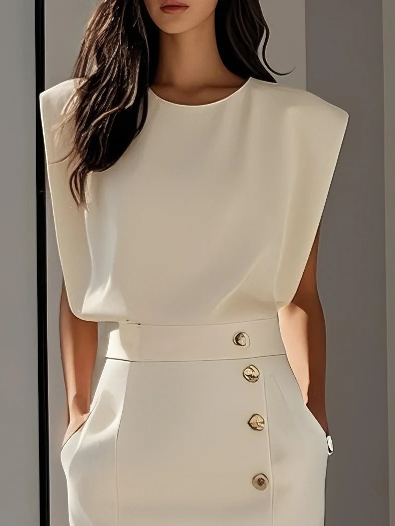Floralia™ - Plain midi dress with button slit and round neckline