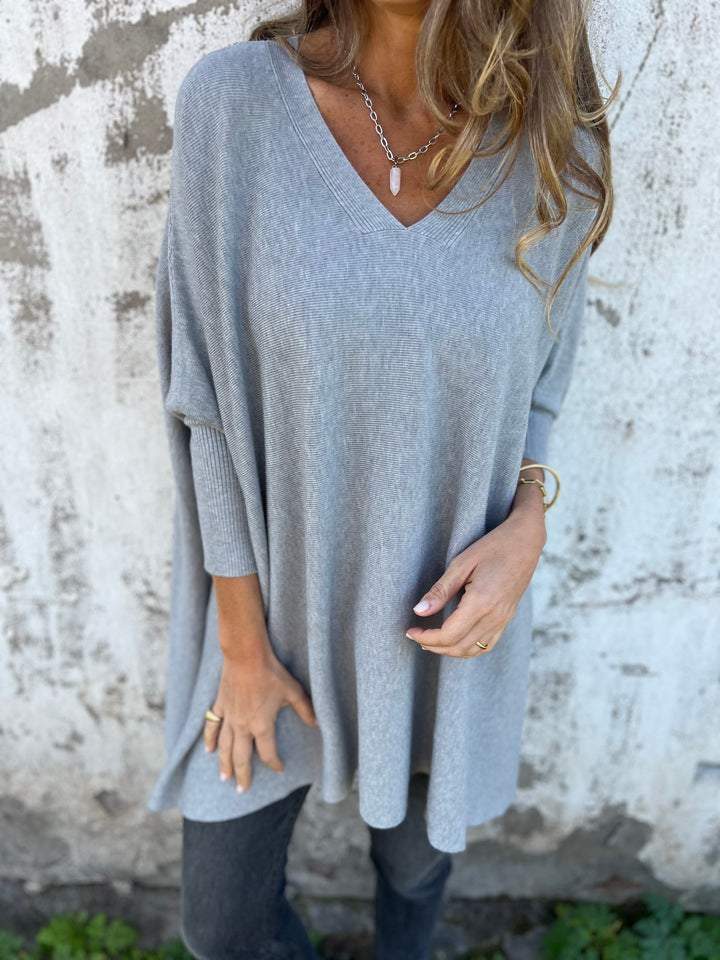 Taliah™ – Elegant cashmere V-neck sweater