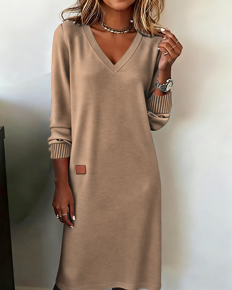 Evelisse - Elegant V-Neck Midi Knitted Dress