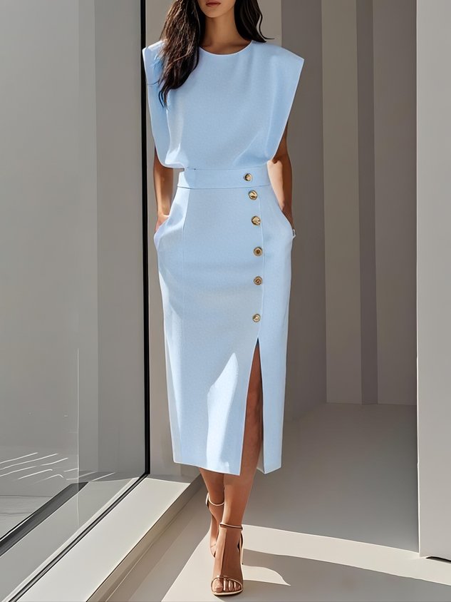 Floralia™ - Plain midi dress with button slit and round neckline