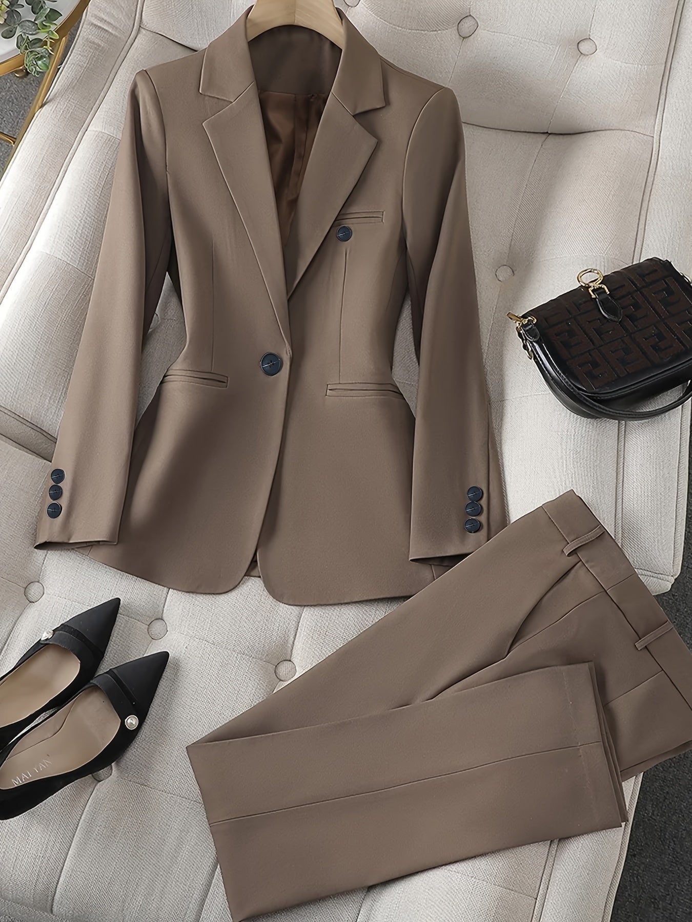 Elowen- Women's Classic Notched Lapel Blazer Set | Ideal for All Seasons