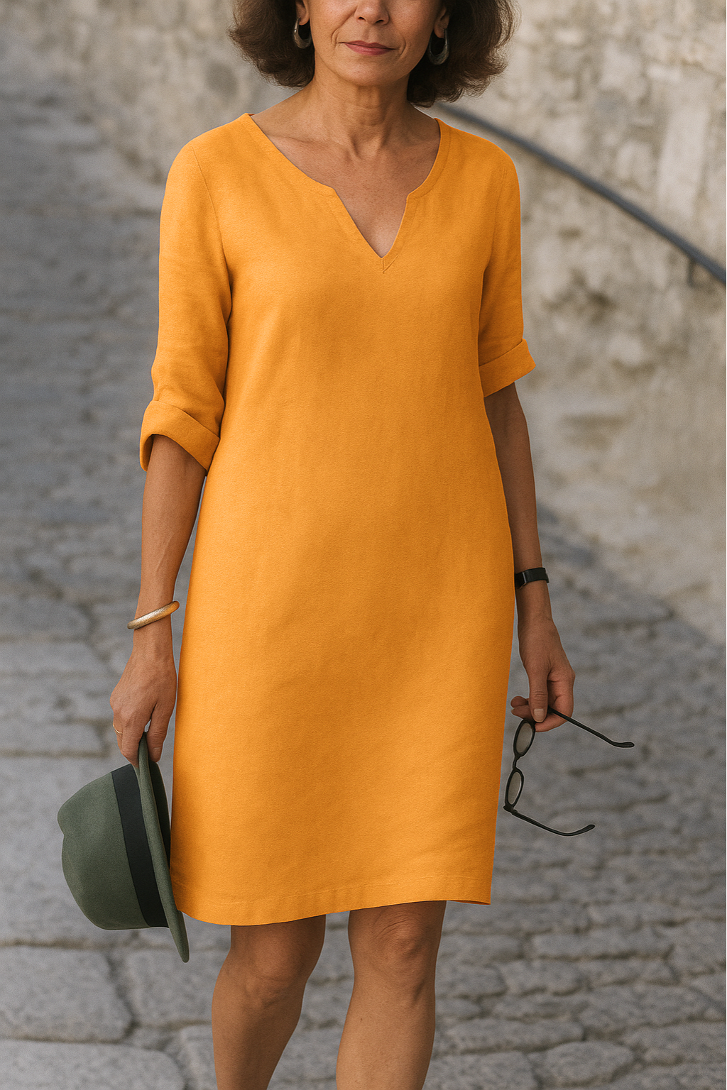 Lunéa - Elegant V-neck dress