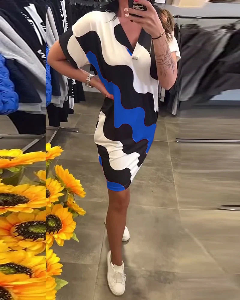 Quelindra™ - Wave Print Dress with Elegant Neckline