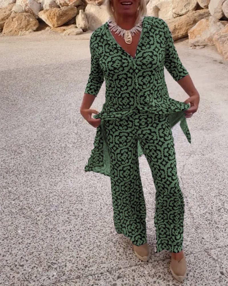 Livia - Vintage Printed Set with Lapel and Buttons