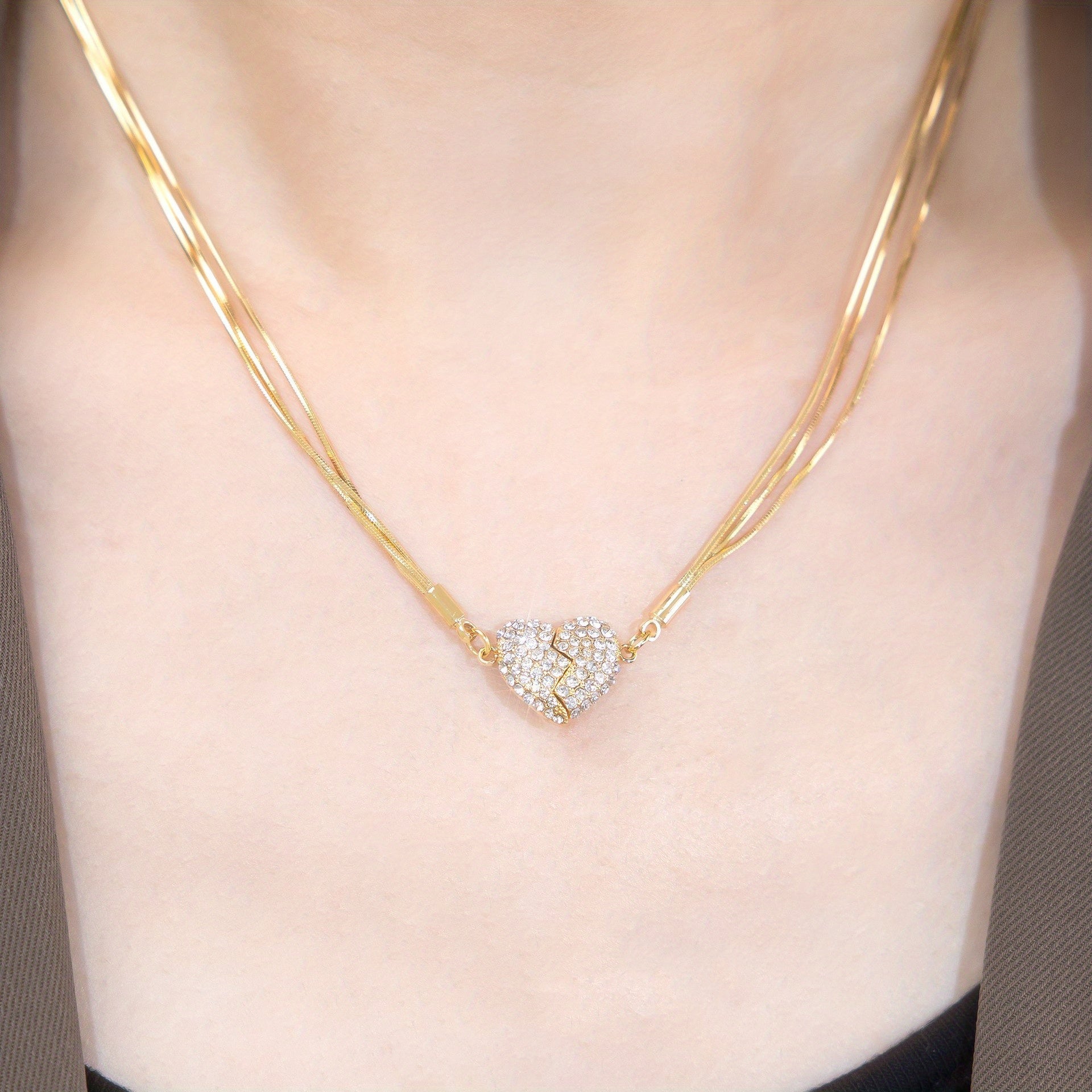 Tavionne - Magnetic Heart Necklace in Stainless Steel