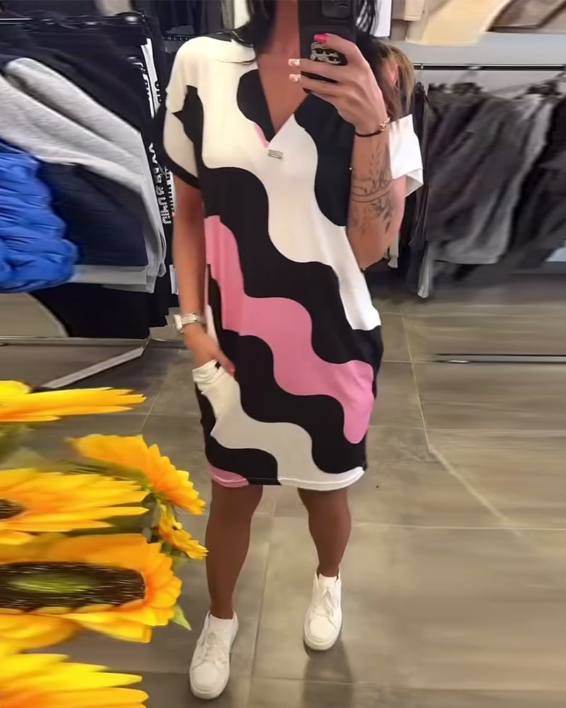 Quelindra™ - Wave Print Dress with Elegant Neckline