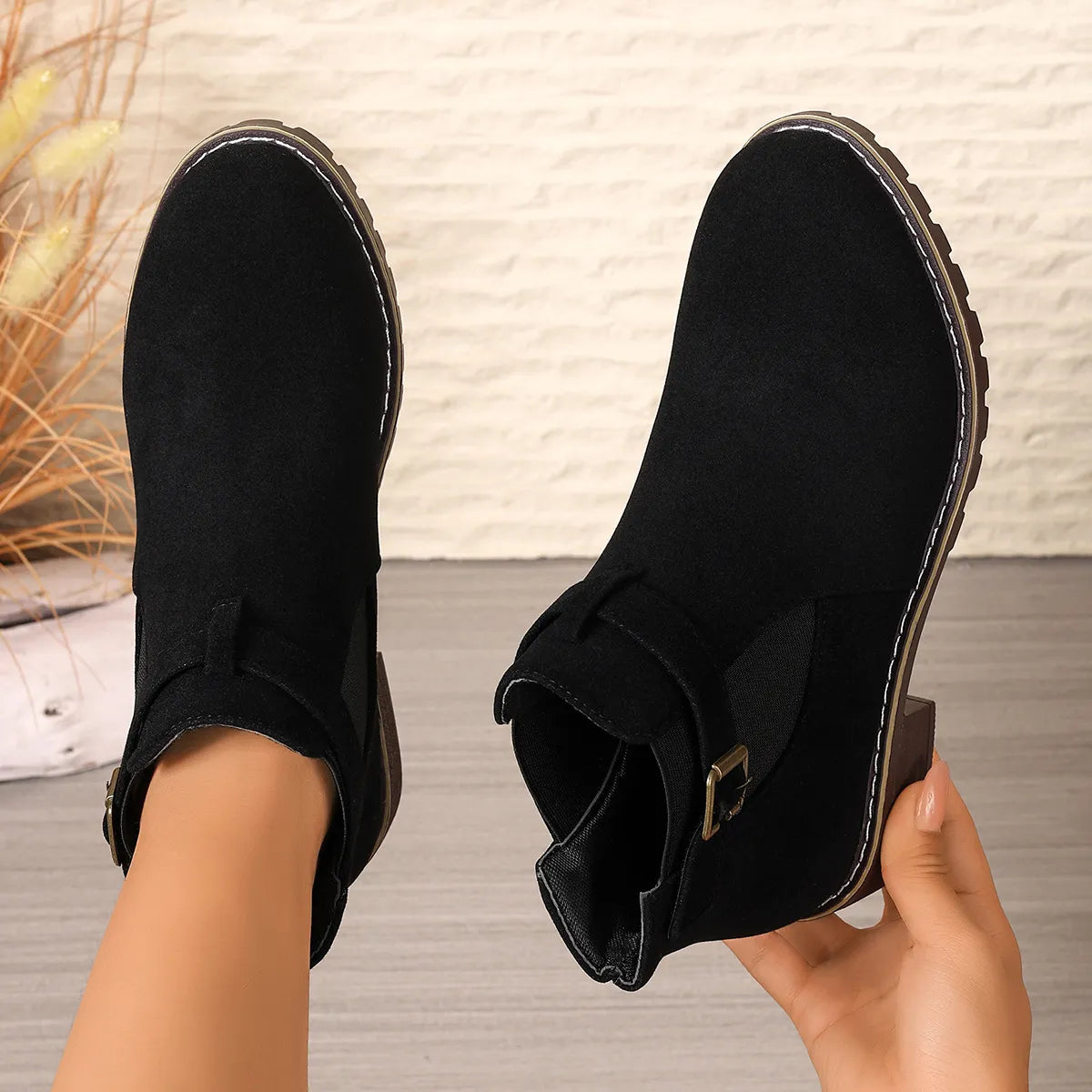 Gisarae - Elegant Vintage Style Flat Leather Ankle Boots