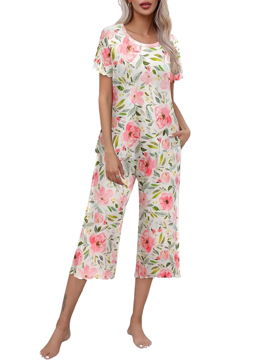Olivine - Women's Short Sleeve Pyjama Set with Capri Pants