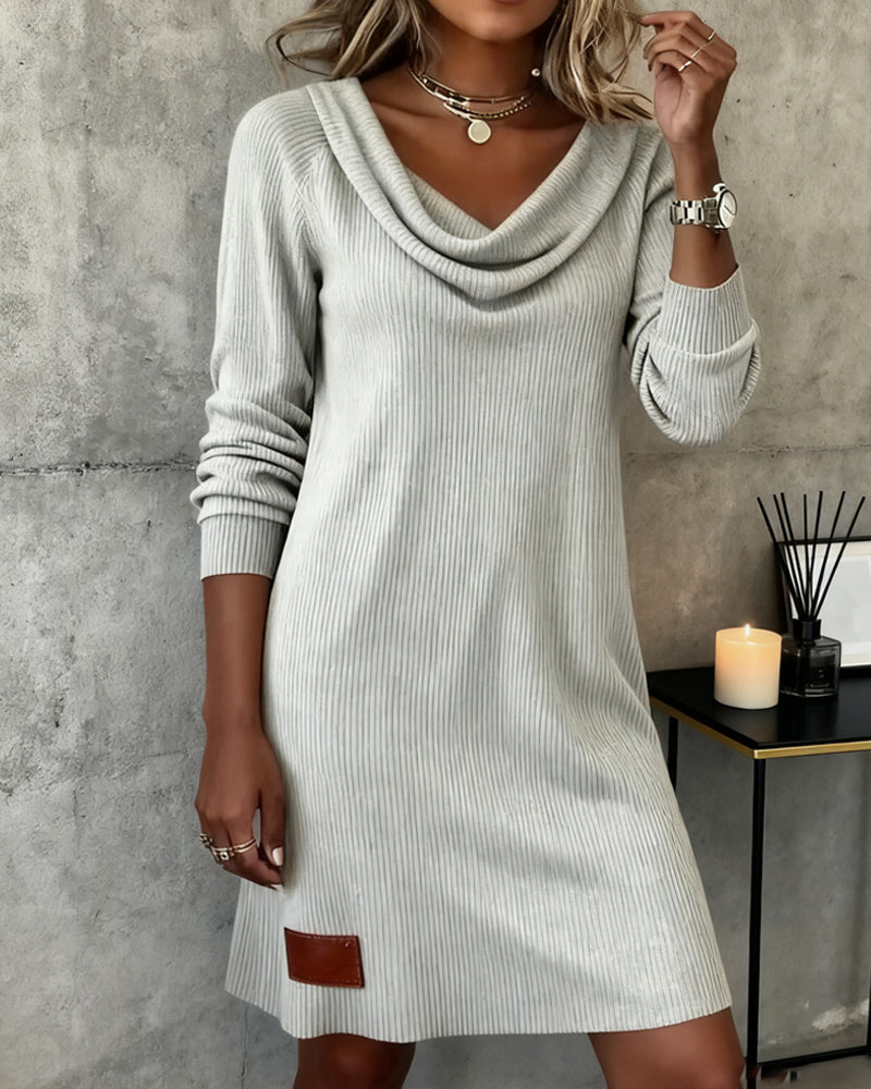 Helisora - Straight Dress with Long Sleeves and High Collar