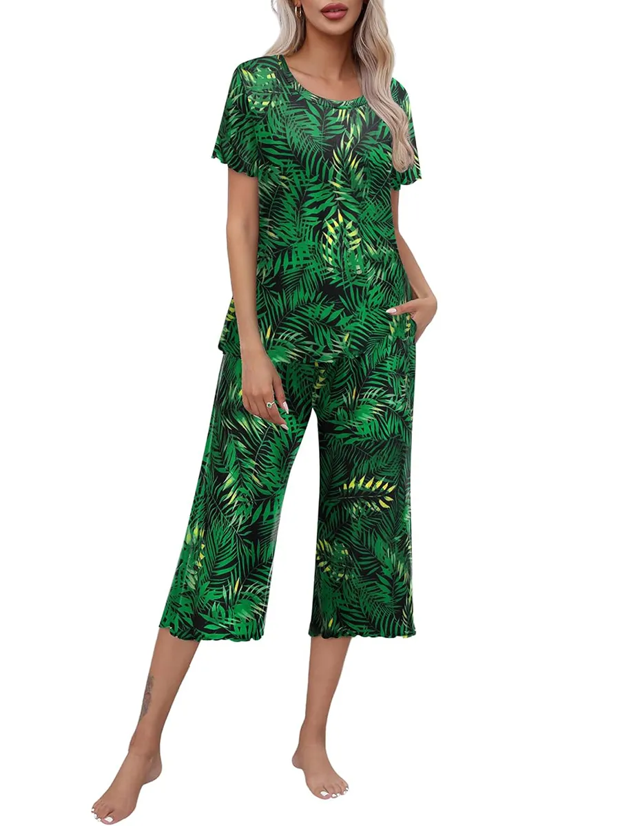 Olivine - Women's Short Sleeve Pyjama Set with Capri Pants