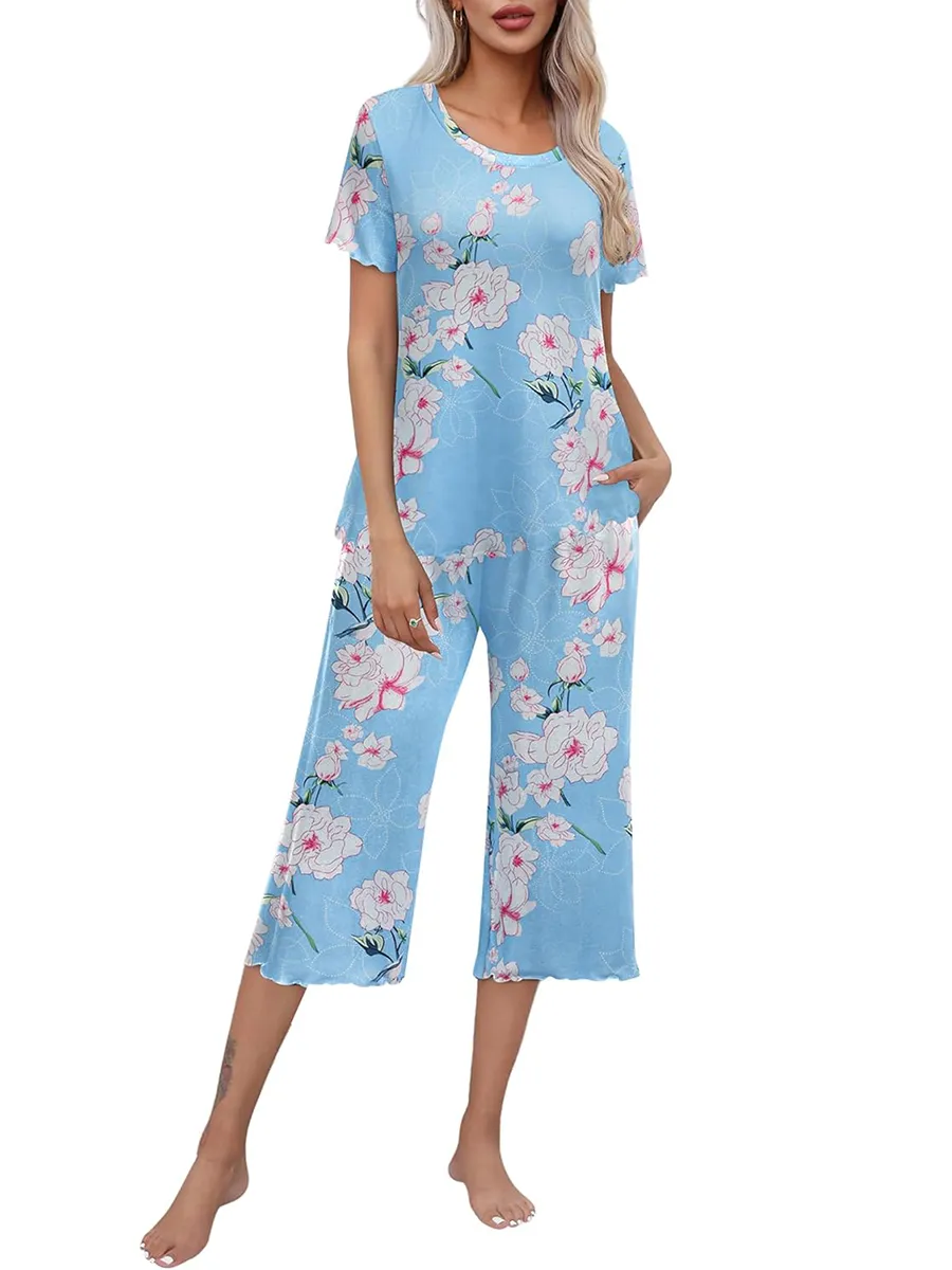 Olivine - Women's Short Sleeve Pyjama Set with Capri Pants