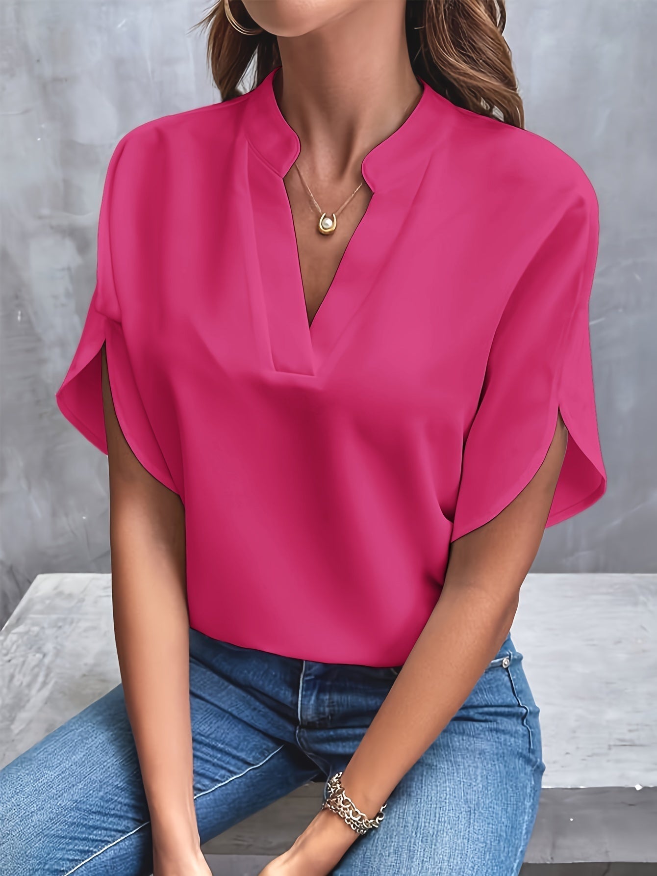 Kiana™ - Unicolor Blouse with V-Neck
