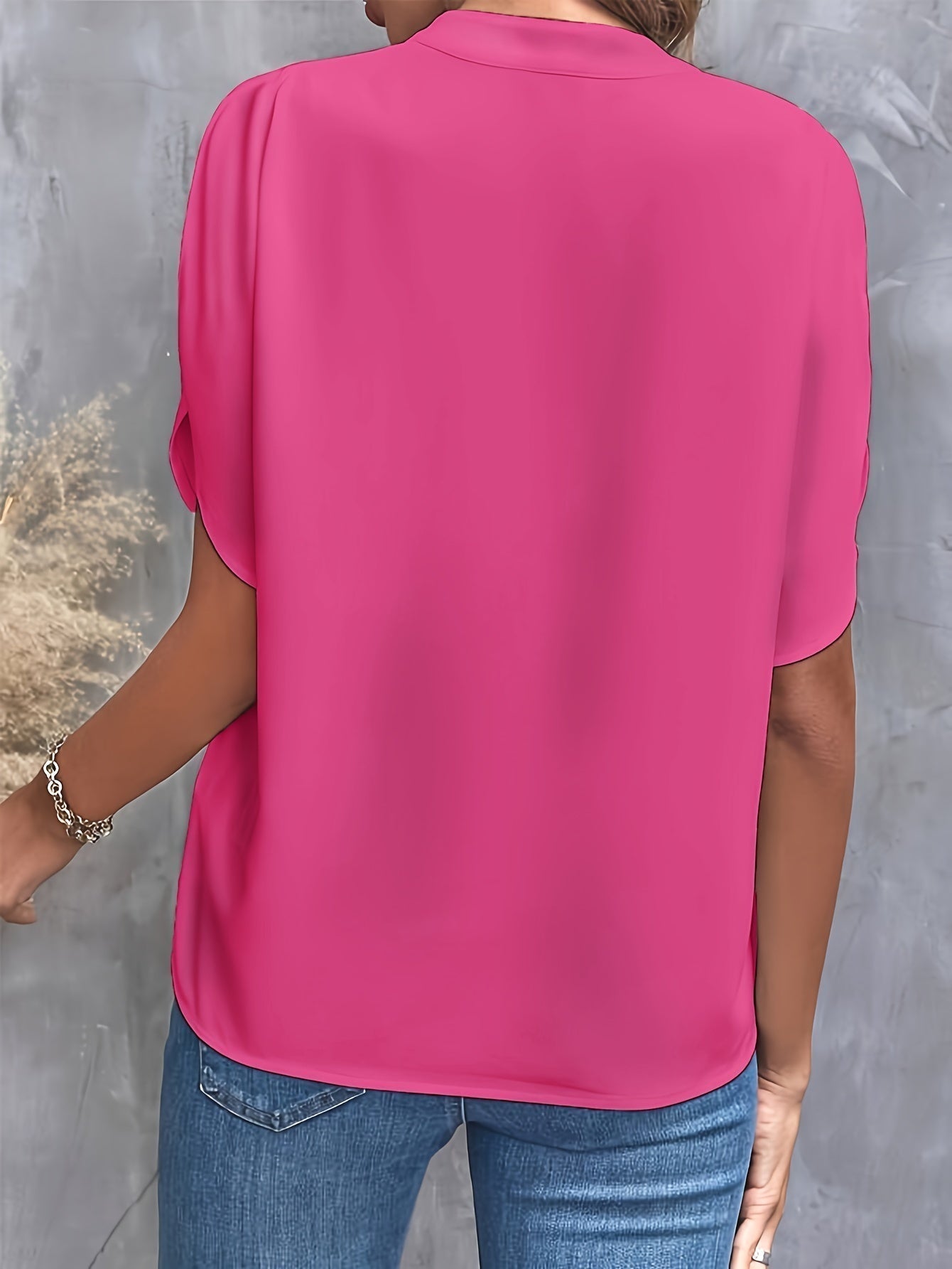 Kiana™ - Unicolor Blouse with V-Neck