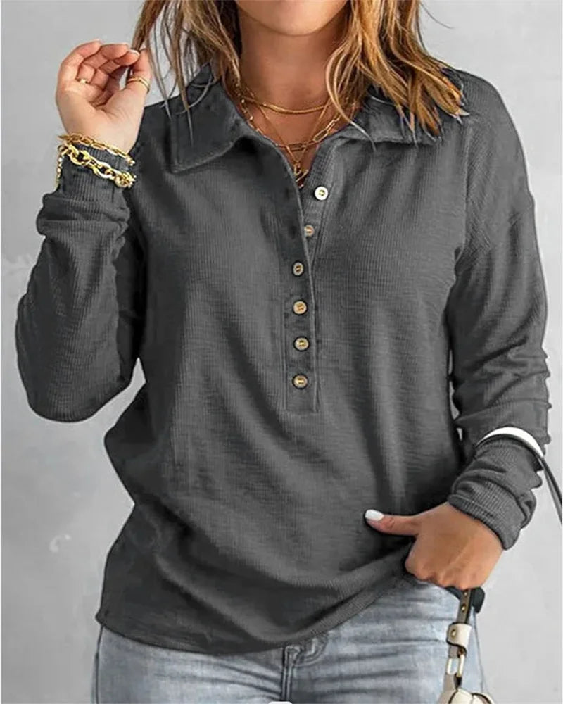 Marlène - Women's comfortable cotton V-neck shirt