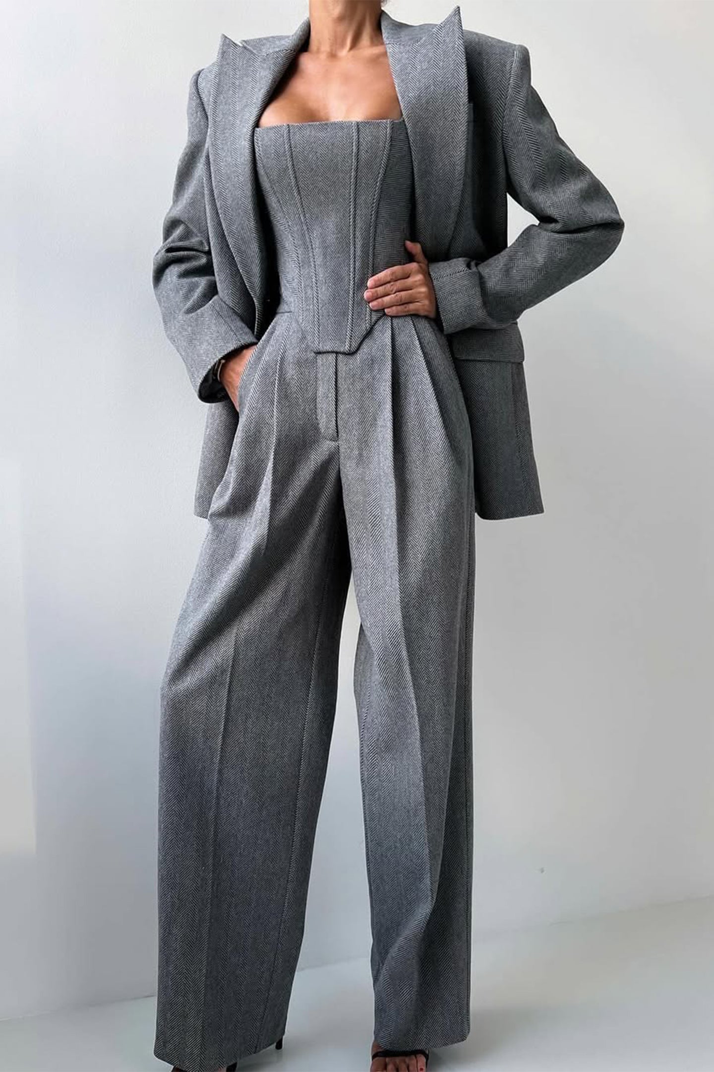 Renata - 3-piece suit with double-breasted blazer
