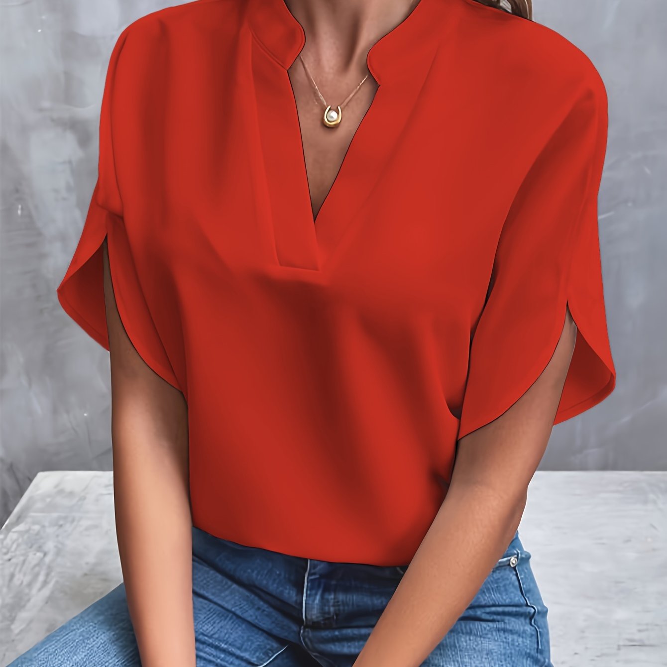 Kiana™ - Unicolor Blouse with V-Neck
