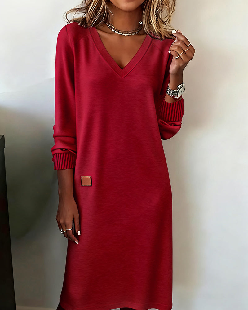 Evelisse - Elegant V-Neck Midi Knitted Dress