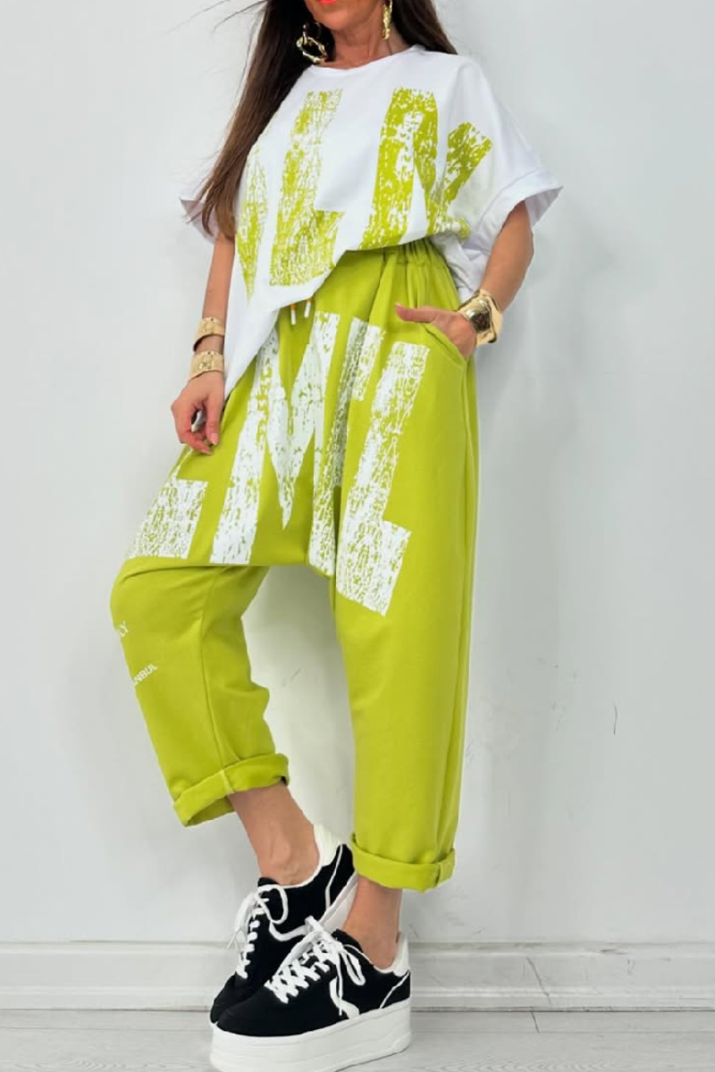 Kirelle - Women's casual outfit with printed round-neck top and trousers
