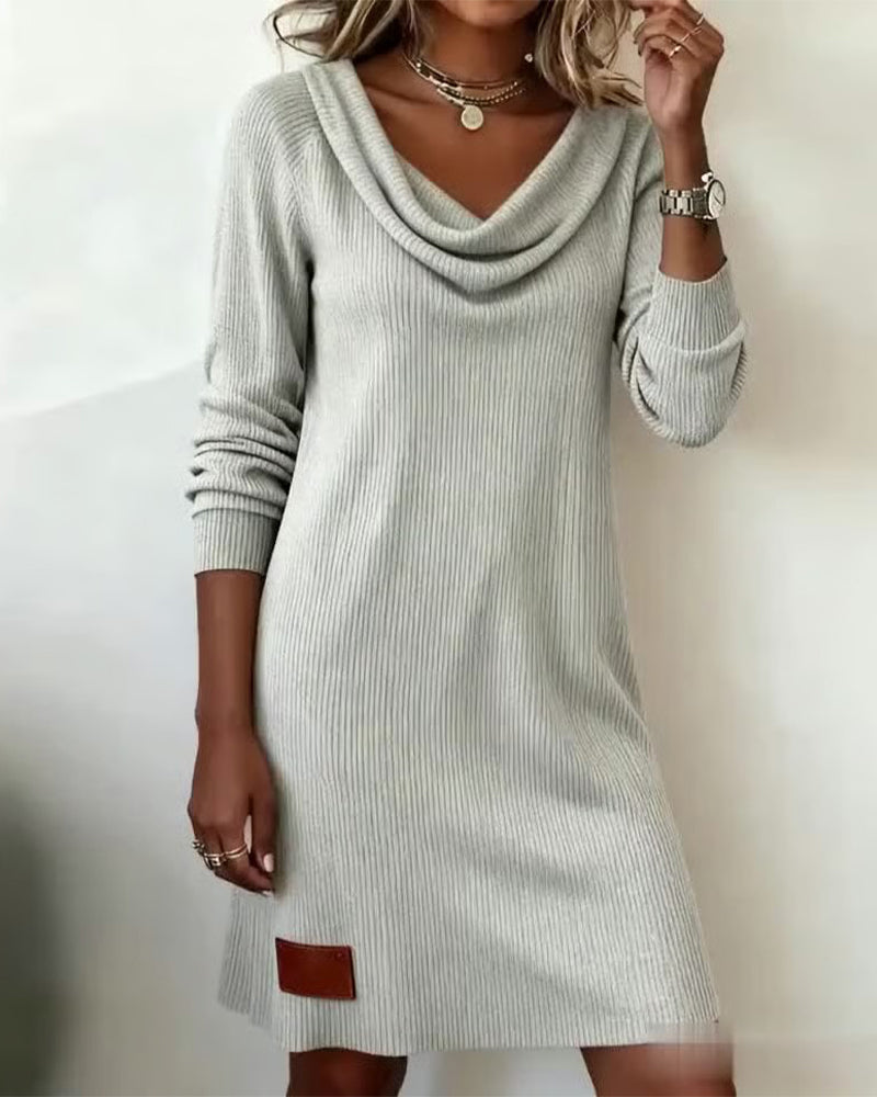 Helisora - Straight Dress with Long Sleeves and High Collar