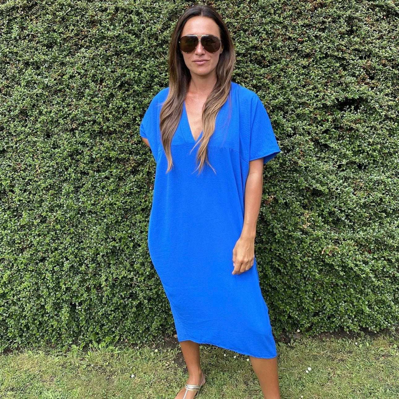 Dorelia - Elegant and Chic V-Neck Dress