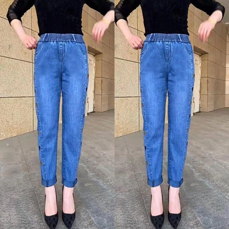 Soraya - Highly elastic women's jeans with heart motif embroidery