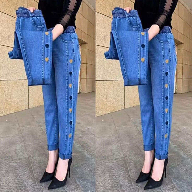 Soraya - Highly elastic women's jeans with heart motif embroidery