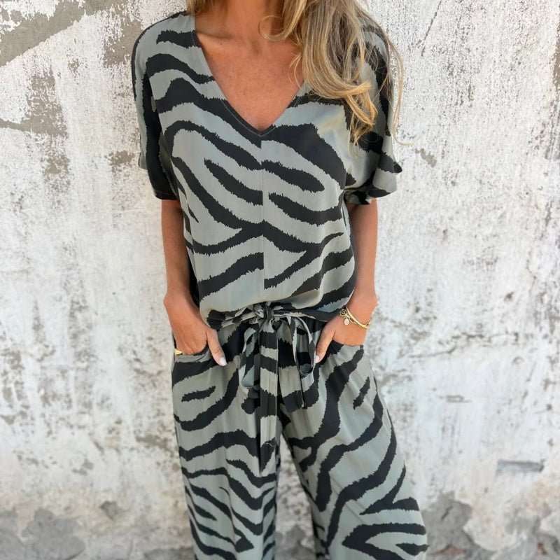 Alina - Zebra print v-neck top and pant set