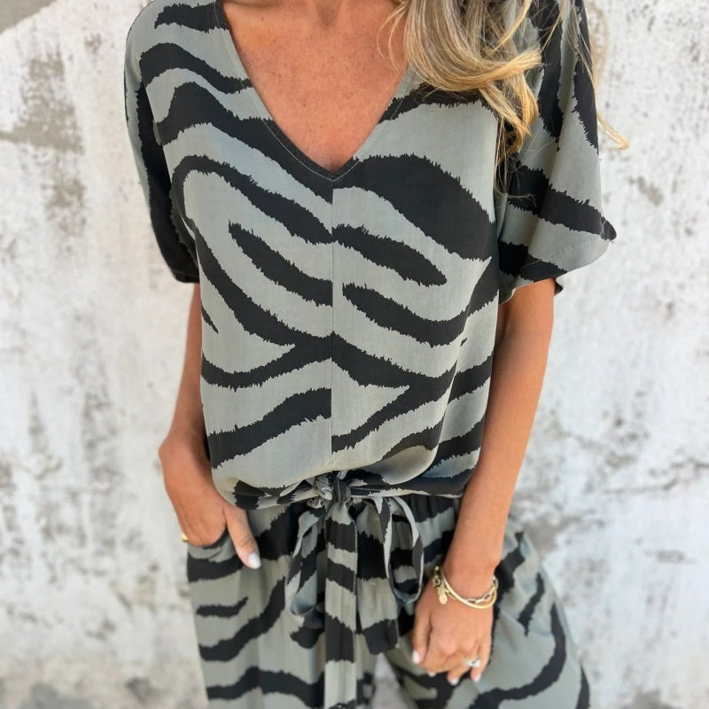 Alina - Zebra print v-neck top and pant set