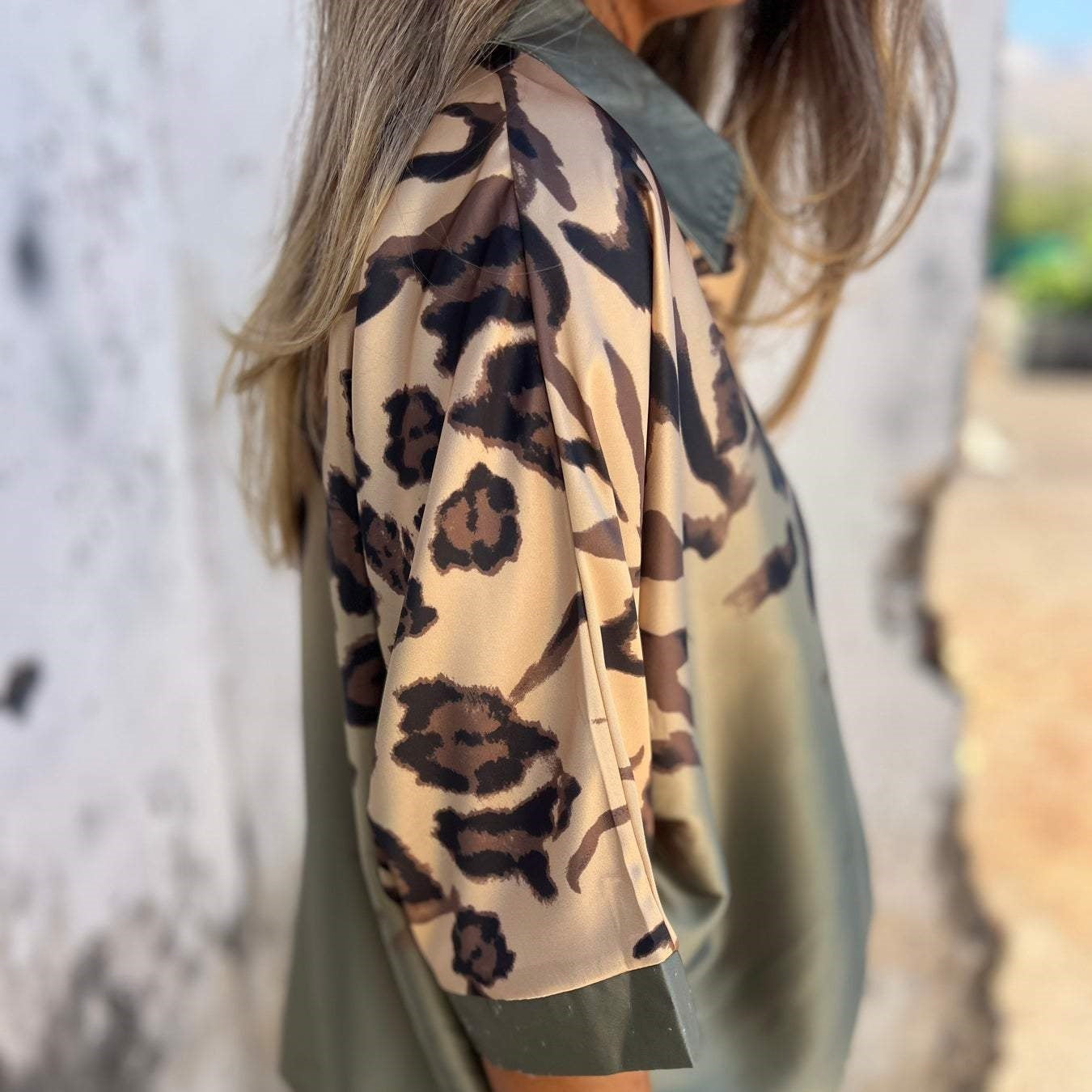 Marthe - Women's leopard button-down shirt