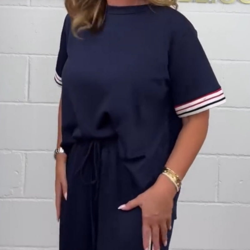 Milla - Short-sleeved T-shirt with side stripes and jogging pants