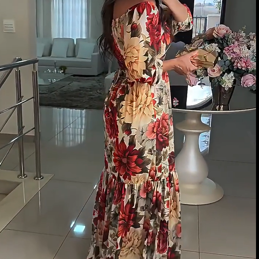 Paulina - Floral V-Neck Pleated Dress