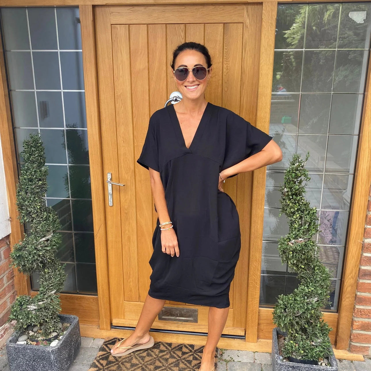 Dorelia - Elegant and Chic V-Neck Dress