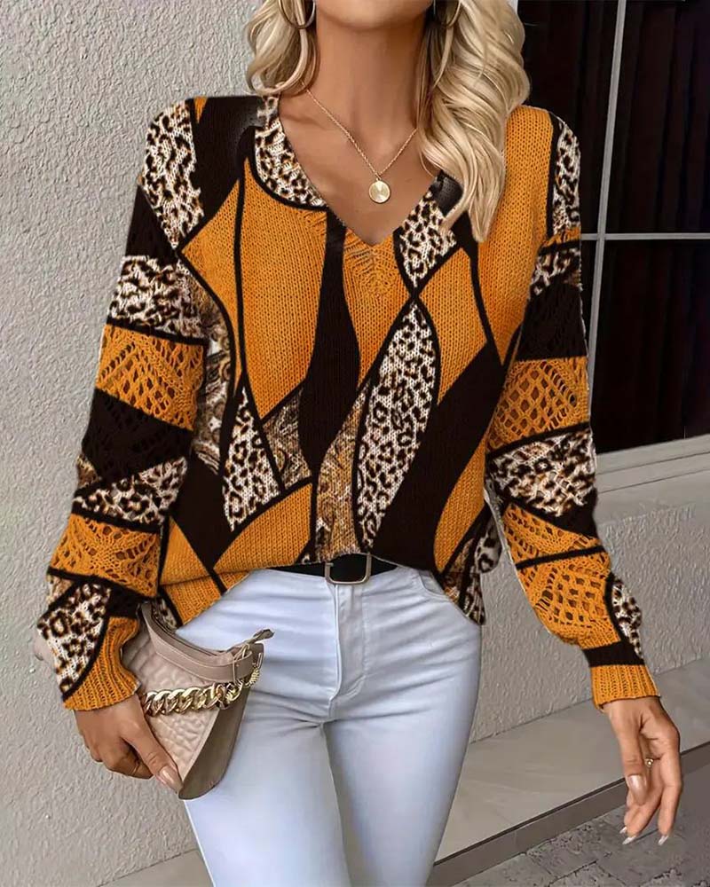 Gwenavine - Leopard Print V-Neck Sweater with Cutouts