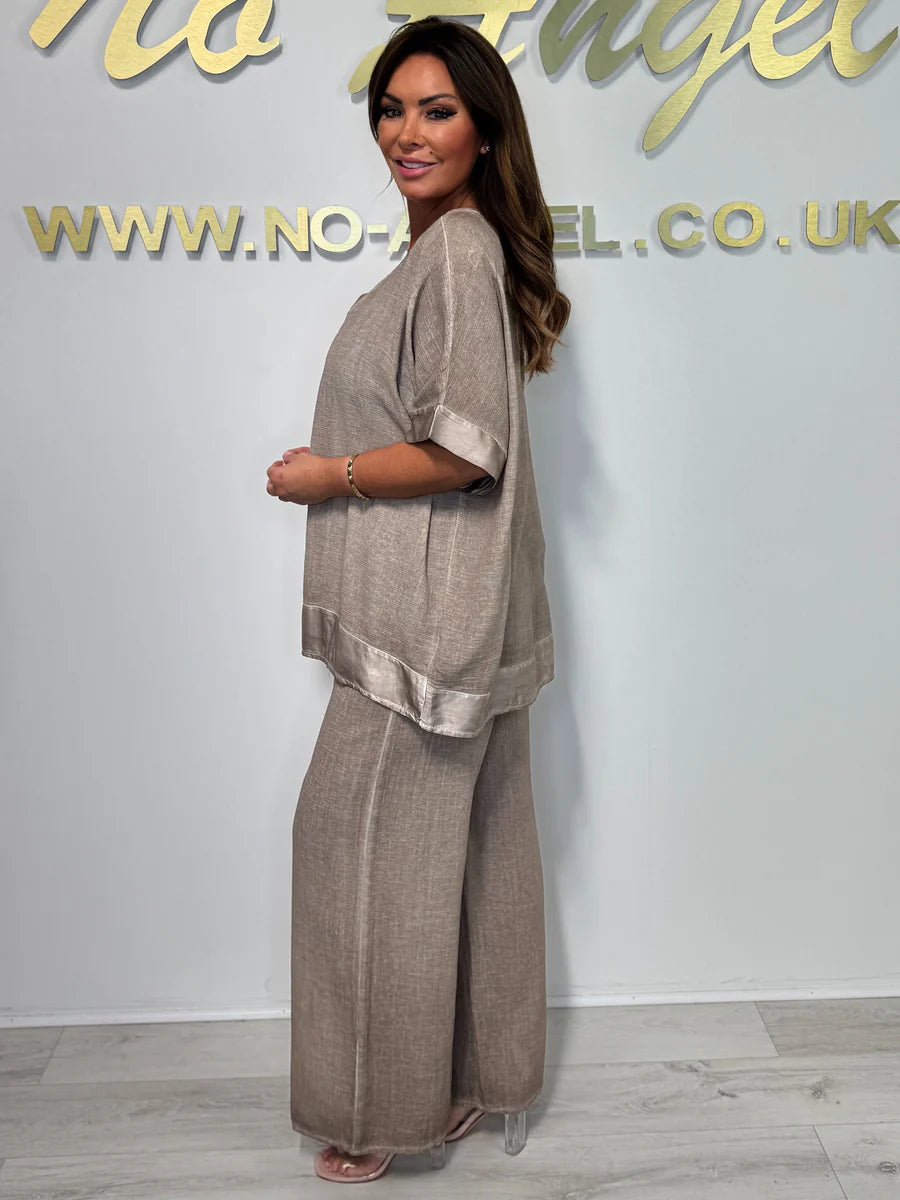 Haliora - Casual and trendy women's set with V-neckline