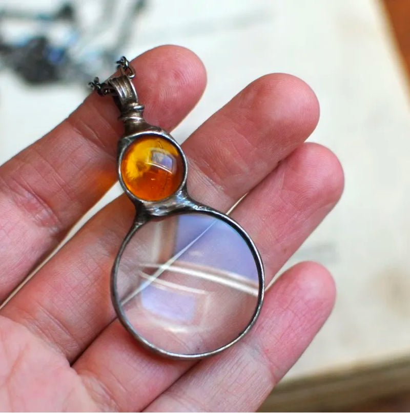 Odelienne - Elegant and Functional Reading Magnifier