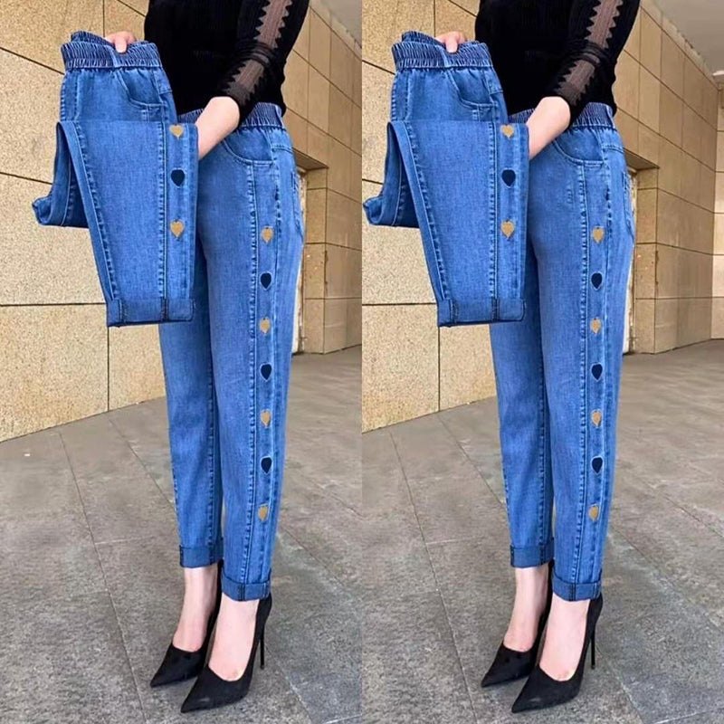 Soraya - Highly elastic women's jeans with heart motif embroidery